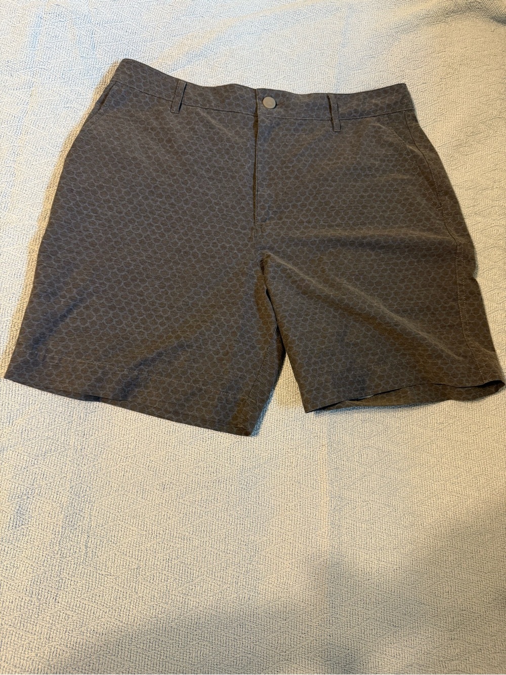 Faherty Men's All-Day Flat-Front Shorts in Charcoal with Subtle Pattern 33"
